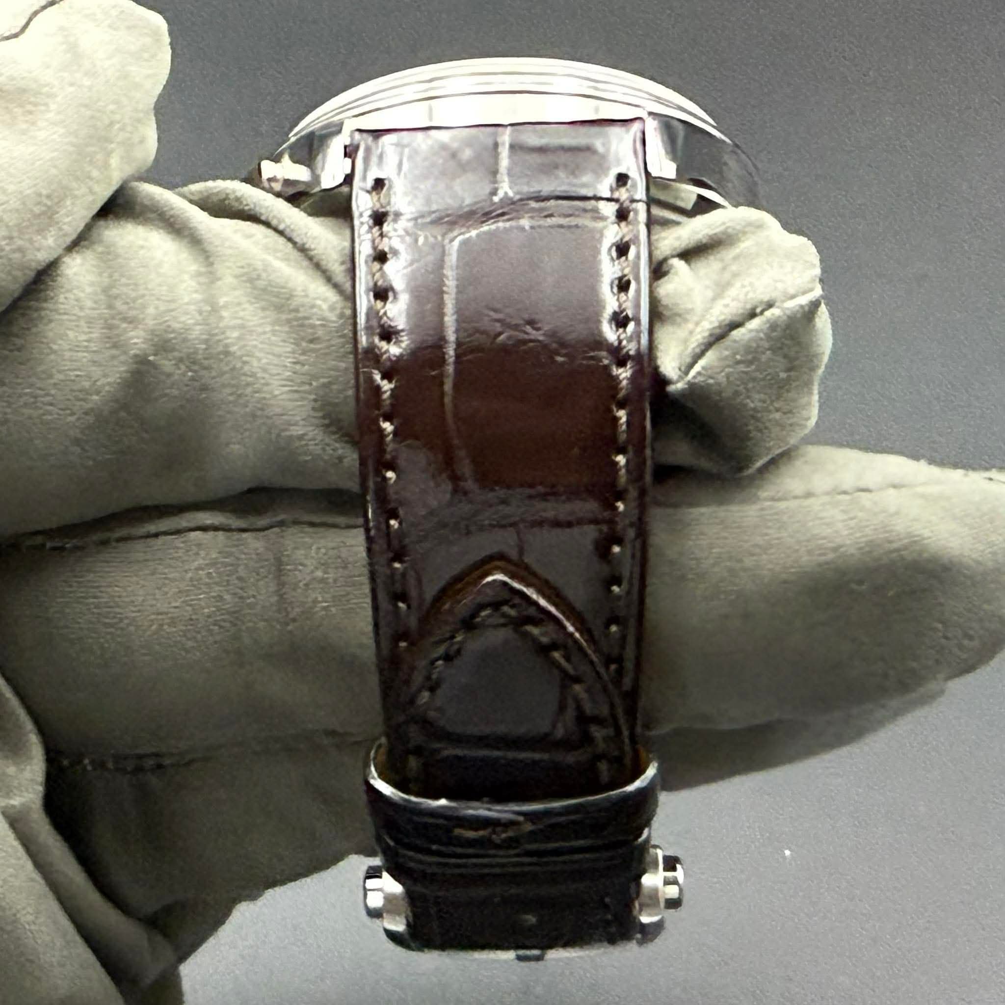 Breitling Premier B01 Chronograph 42 - view 9