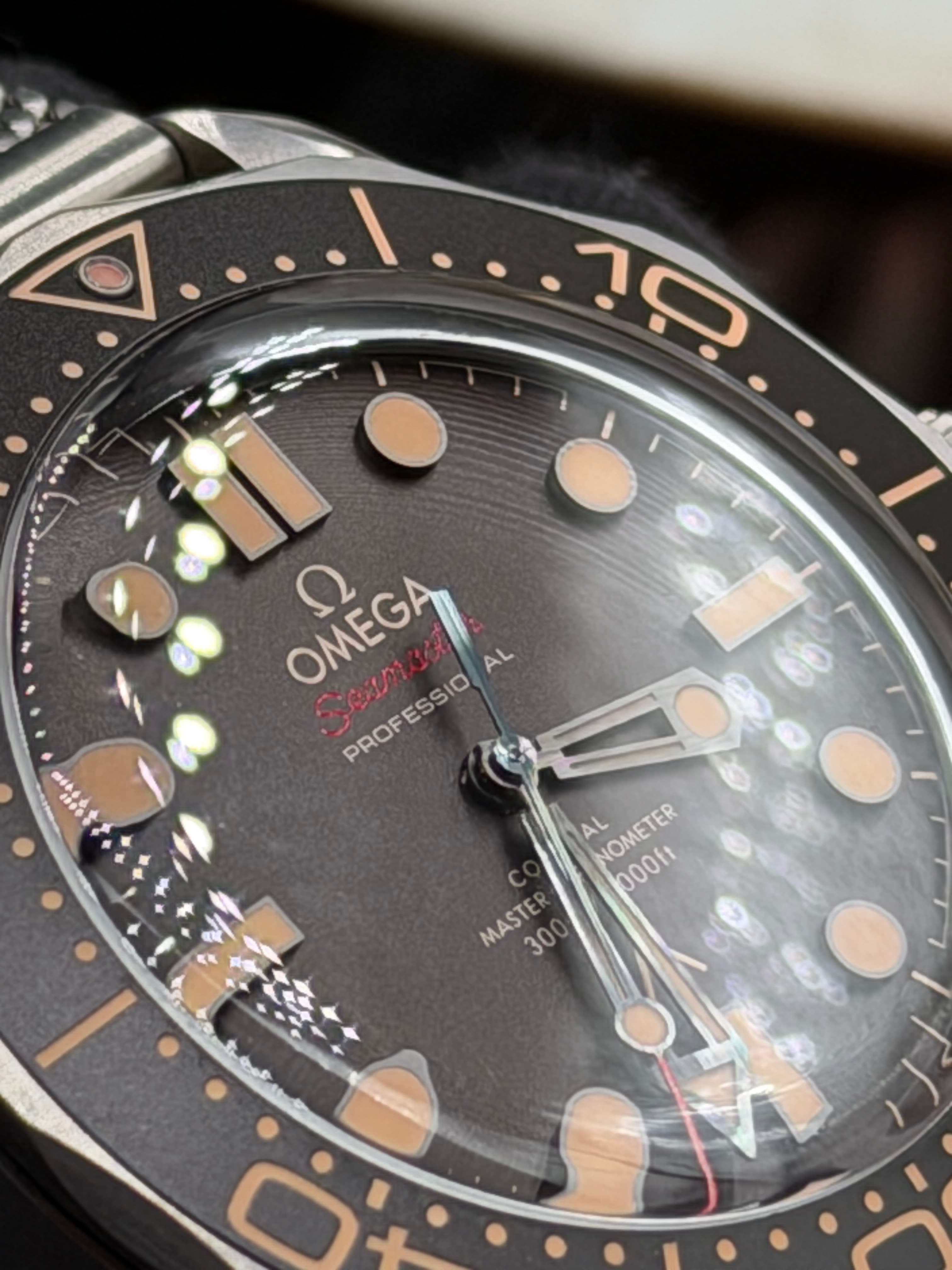 Omega Seamaster Diver 300 M 007 NTTD - view 7