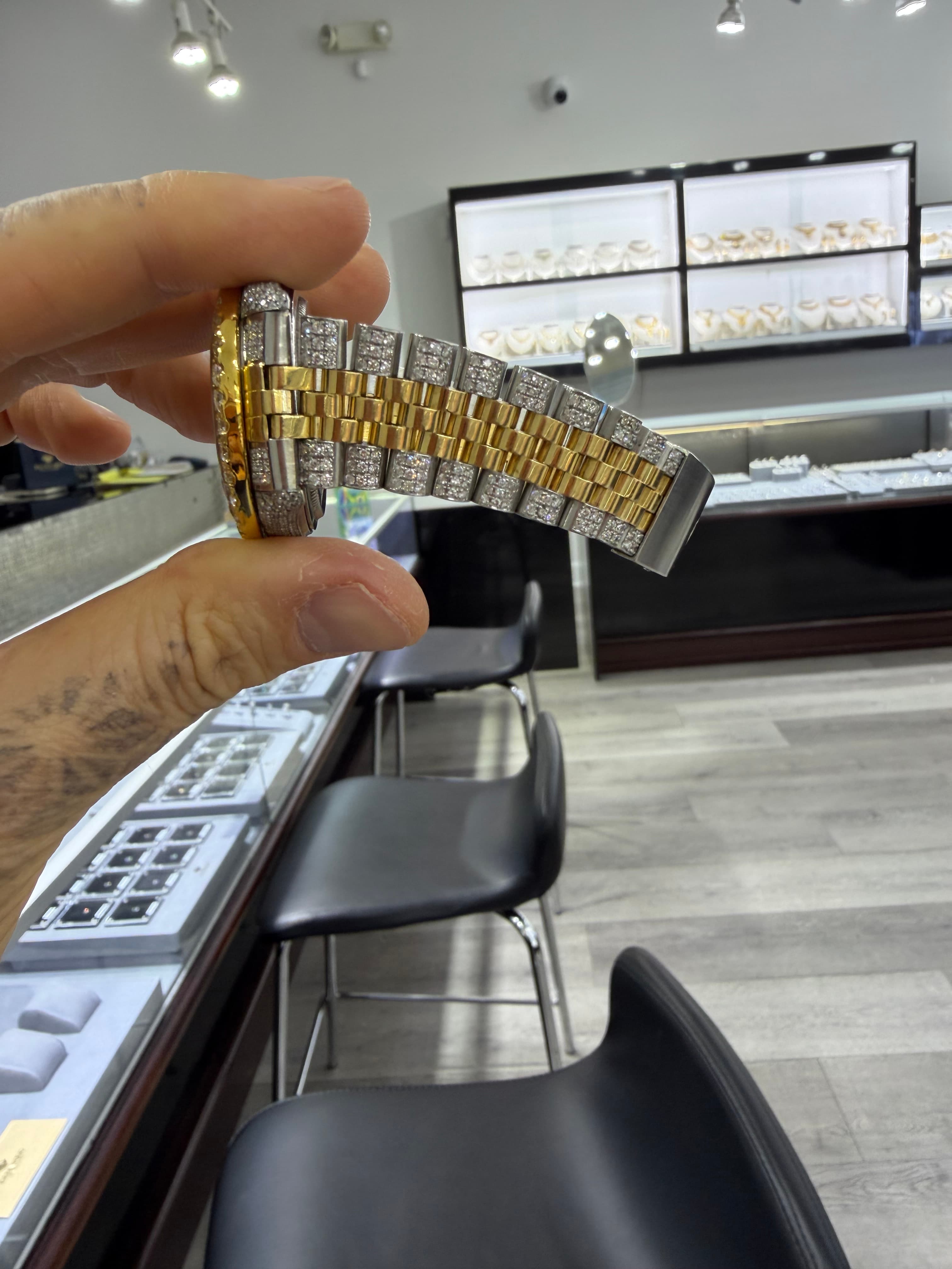 Rolex Date Just Red Dial Diamonds - view 3