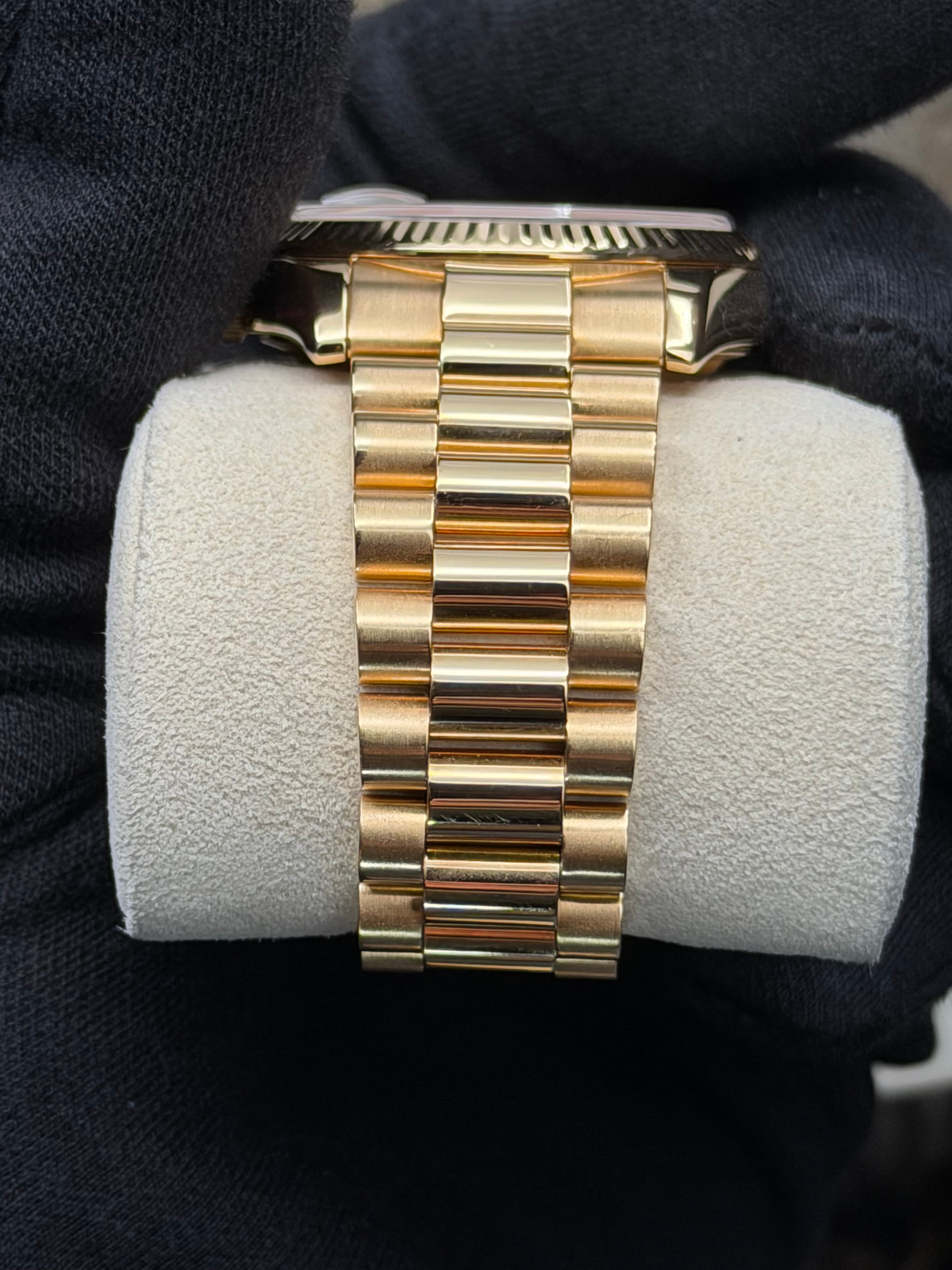 Rolex Oyster Perpetual Day Date PRESIDENTIAL - view 16