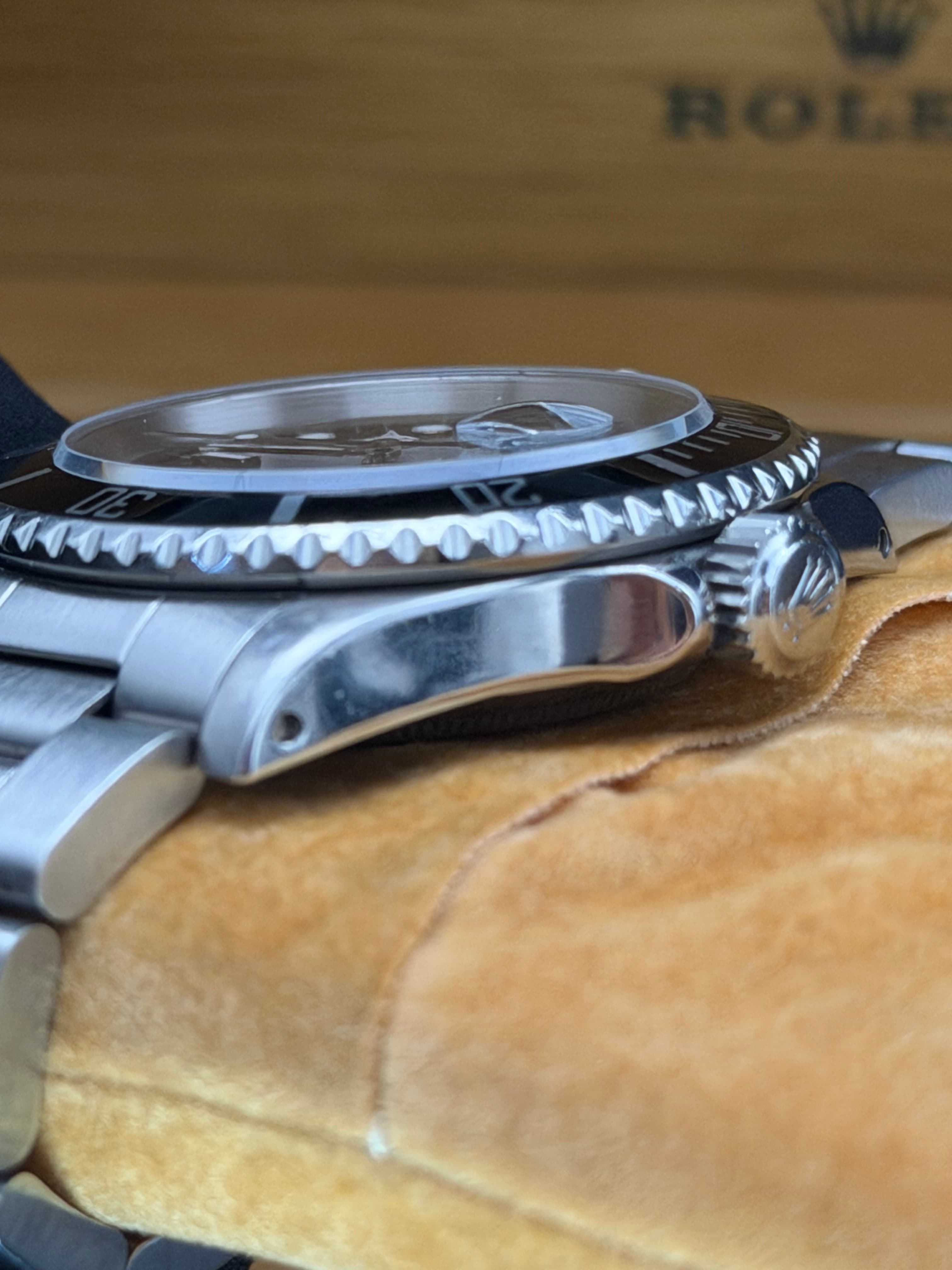 Rolex Submariner Date Black Dial - view 7