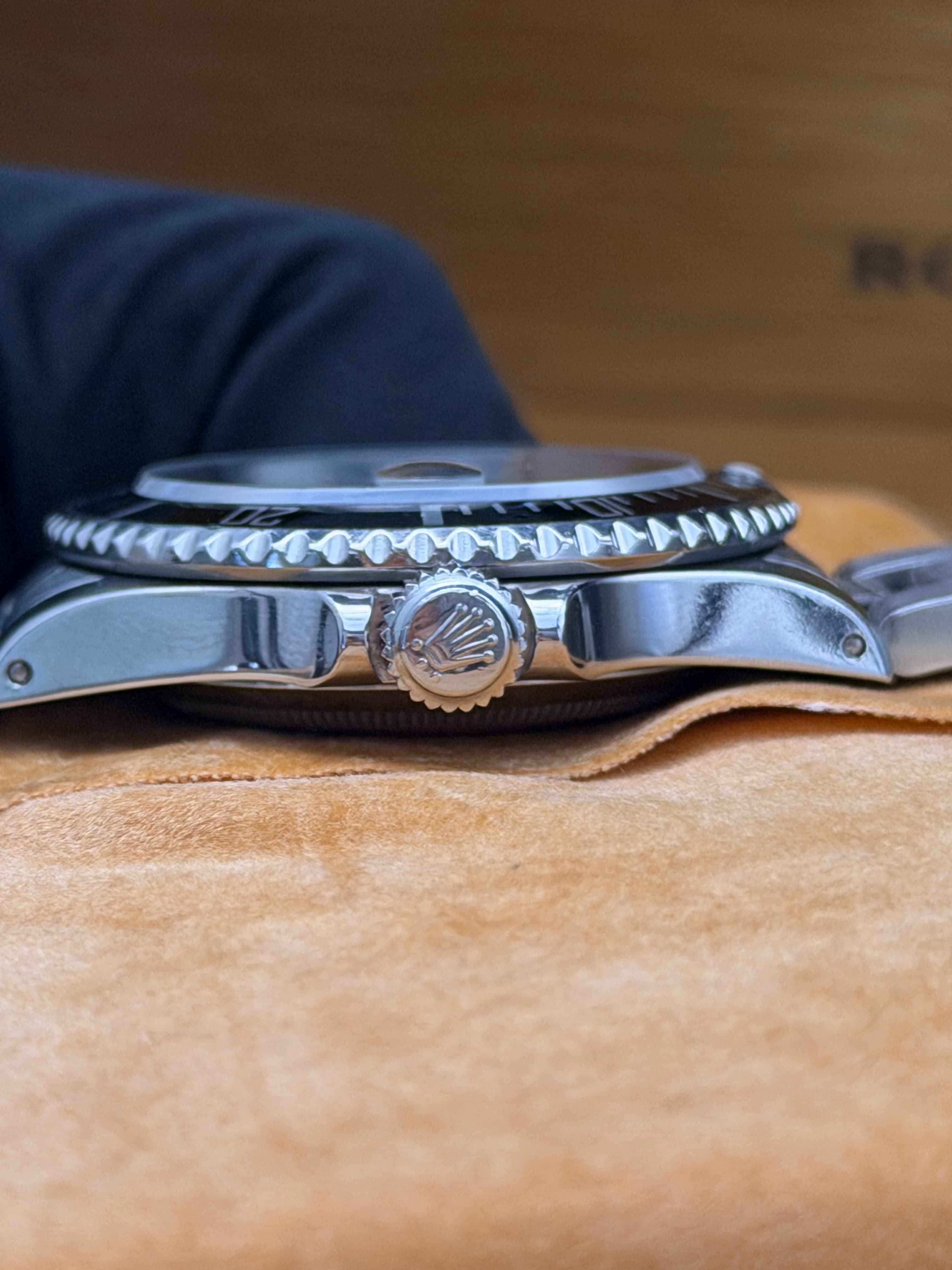 Rolex Submariner Date Black Dial - view 8