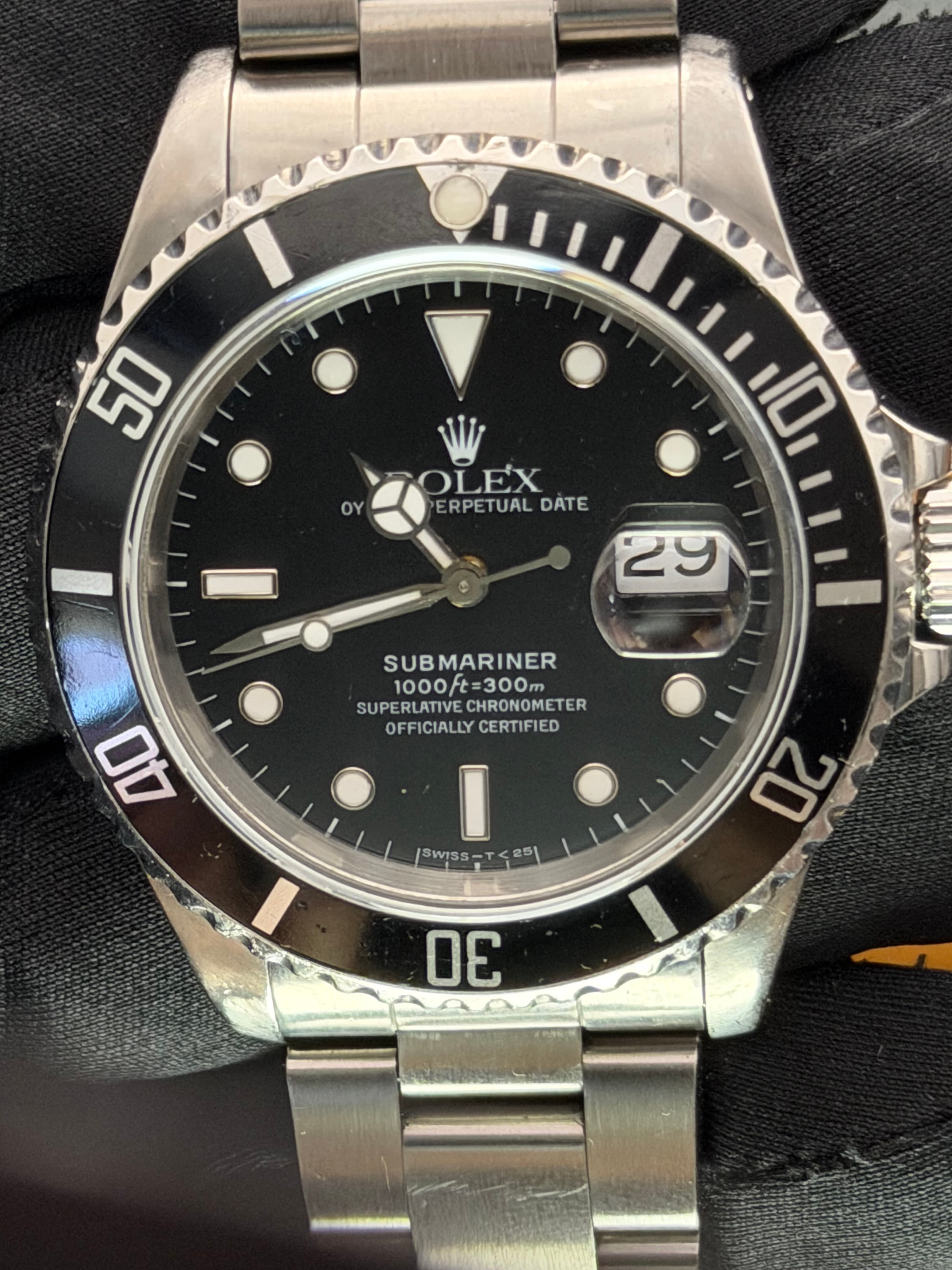 Rolex Submariner Date Black Dial - view 13