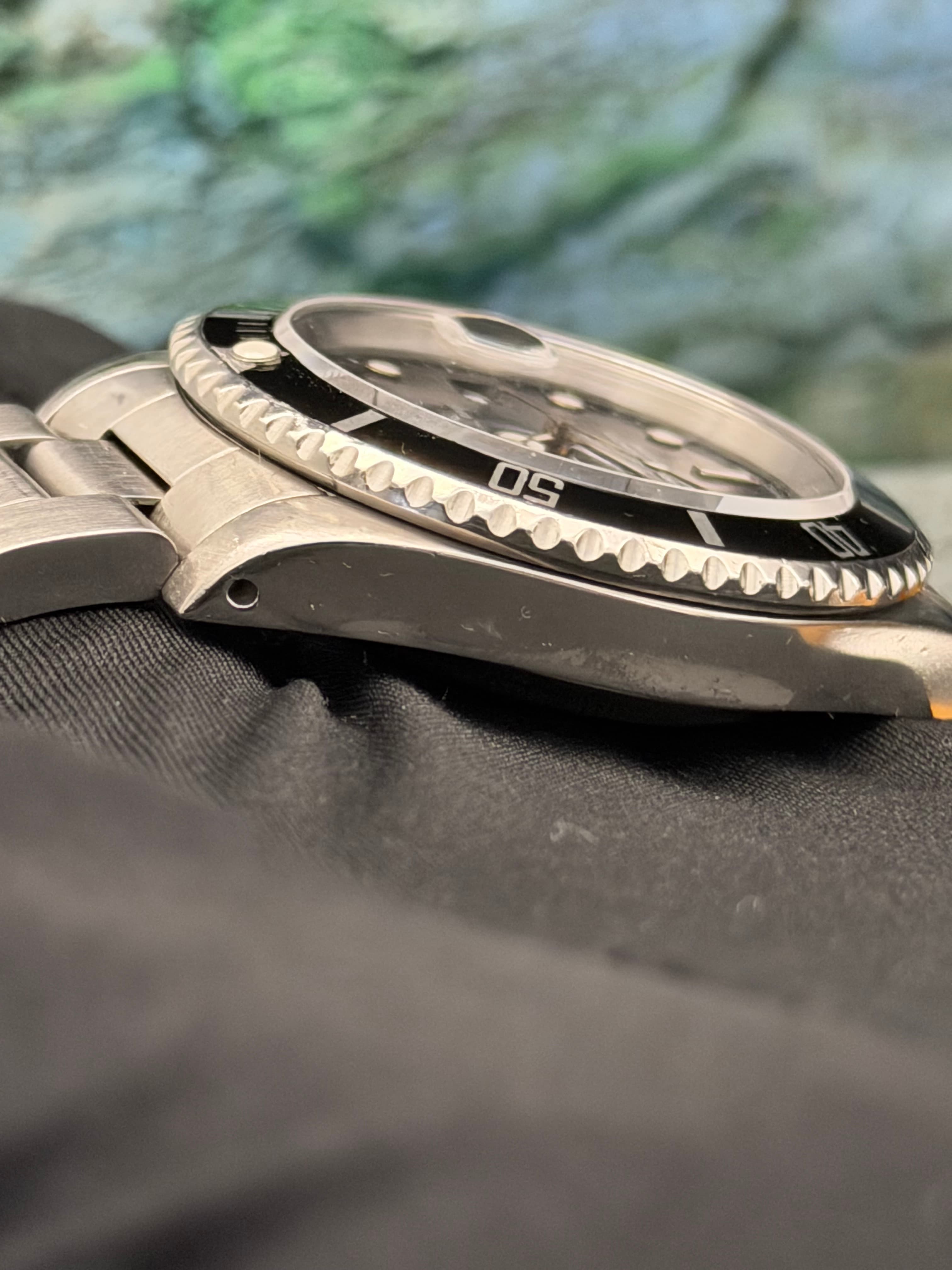 Rolex Submariner Date Black Dial - view 16