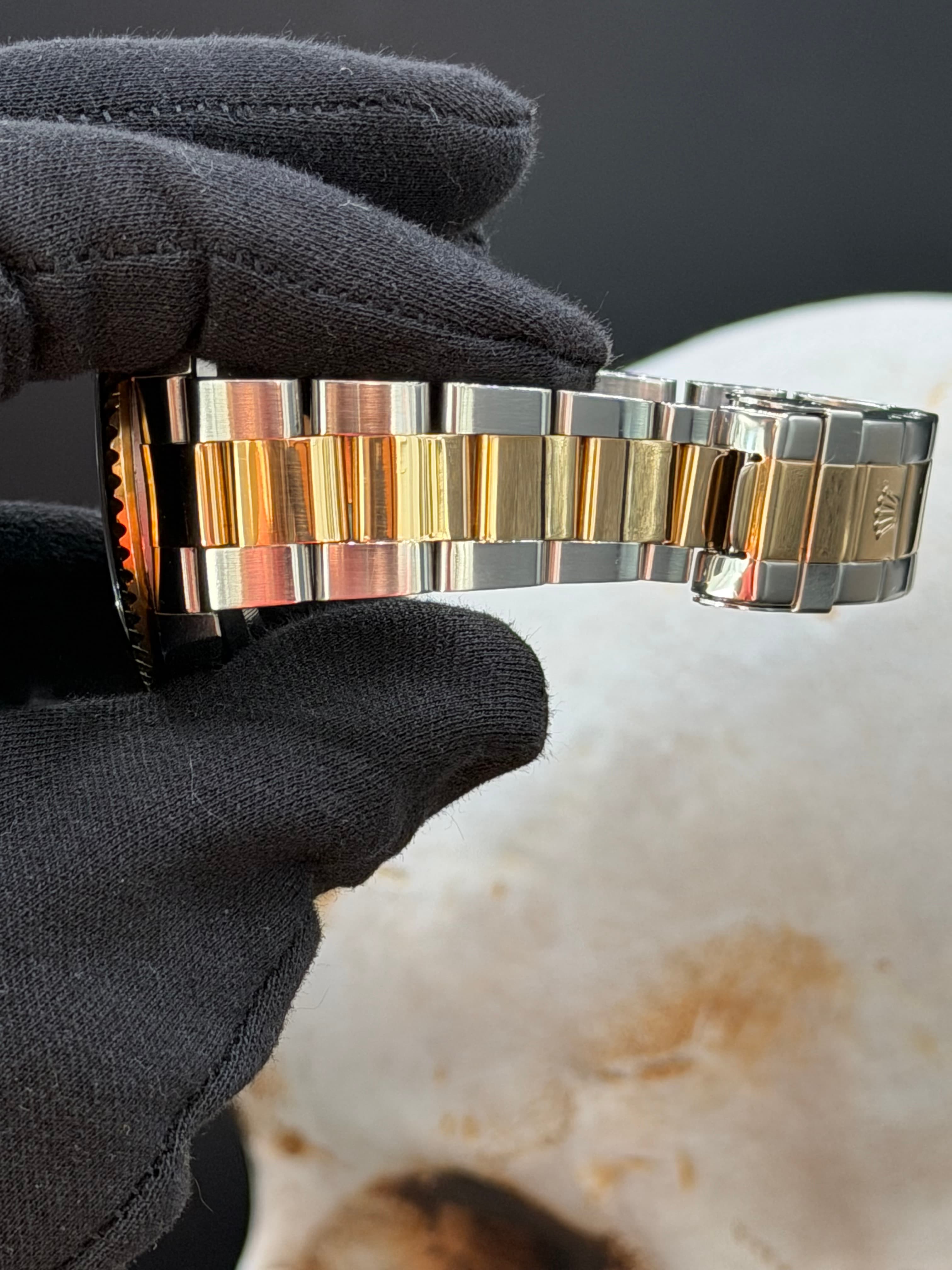 Rolex Submariner Date "Bluesy" COMPLETELY FULL SET RARE - view 8