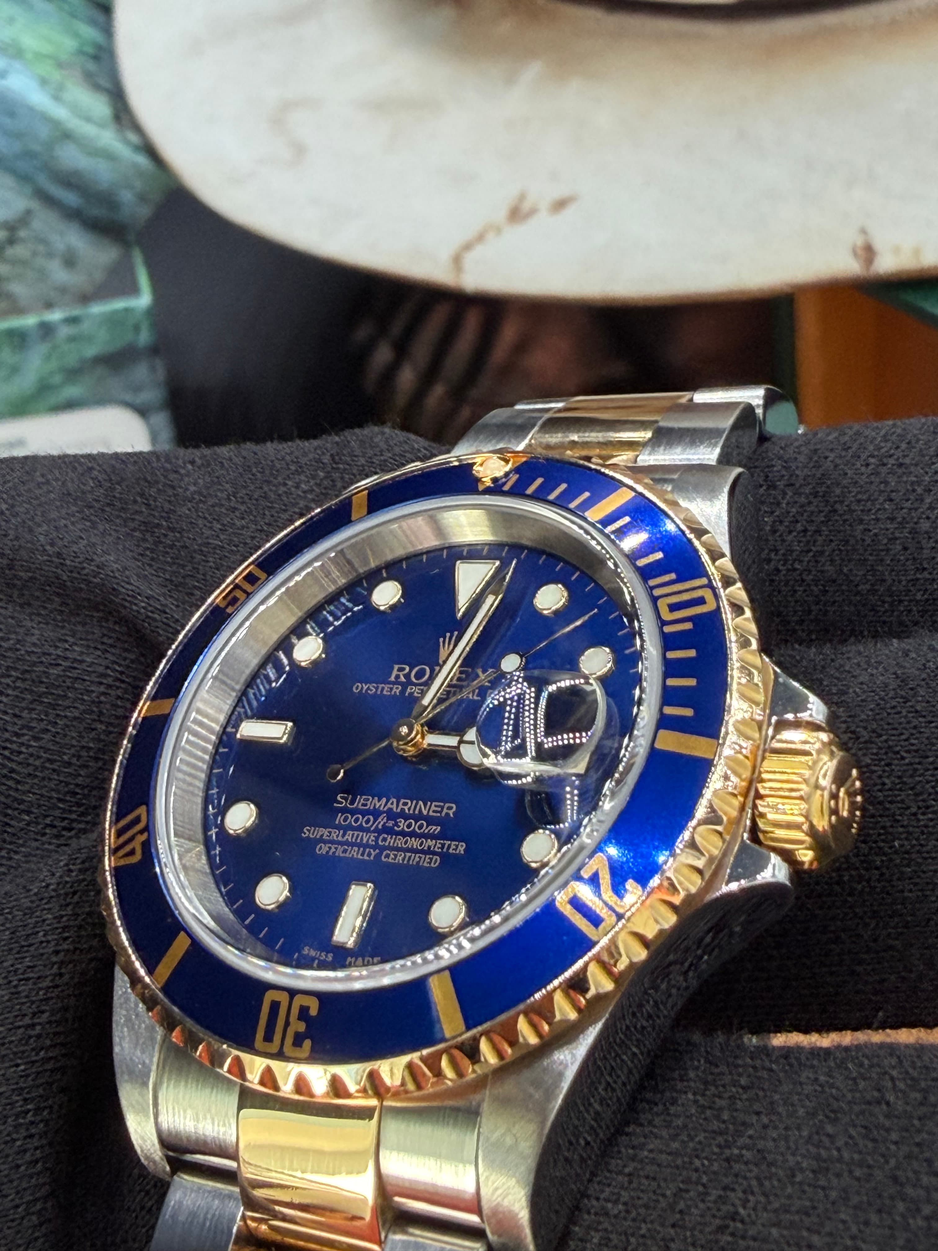 Rolex Submariner Date "Bluesy" COMPLETELY FULL SET RARE - view 10