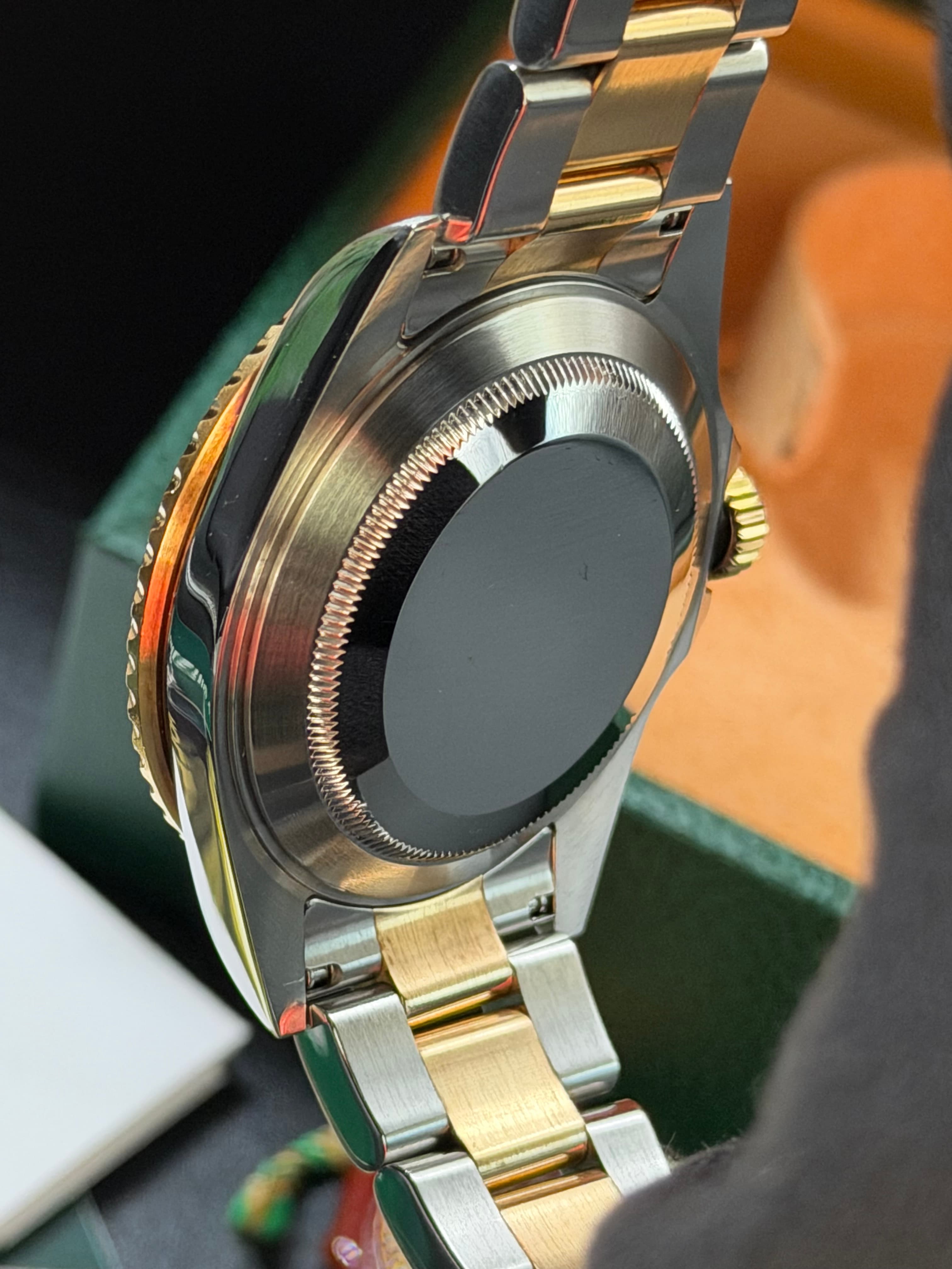 Rolex Submariner Date "Bluesy" COMPLETELY FULL SET RARE - view 17